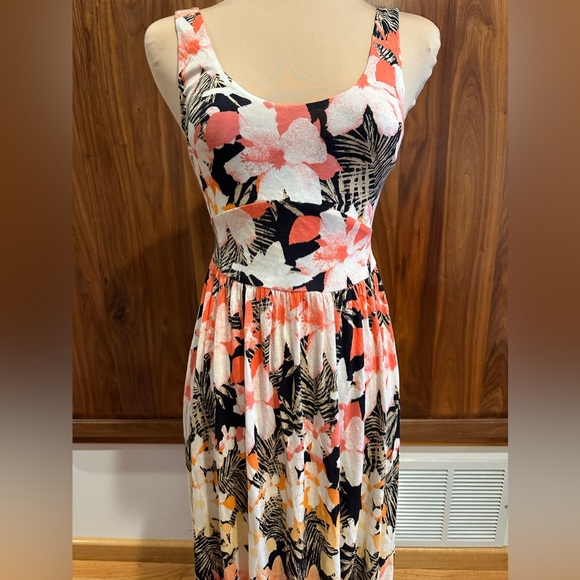 NWOT Tropical Guess by George Marciano Floral Maxi Dress peekaboo backside XS/S - Picture 4 of 7